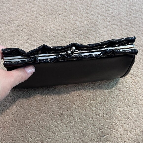 VTG Black Convertible Clutch Bag Metal Kissing Clasp & Strap Ruffle Faux Leather - Picture 2 of 12